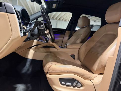 Used 2019 Porsche Cayenne AWD/4WD image 9