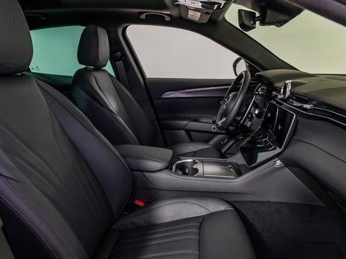 Used 2024 Maserati Grecale GT image 17