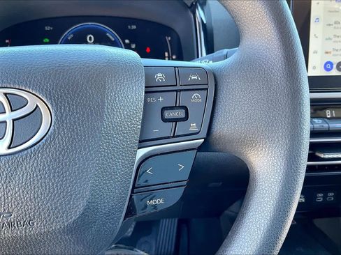 Used 2025 Toyota Camry LE image 25