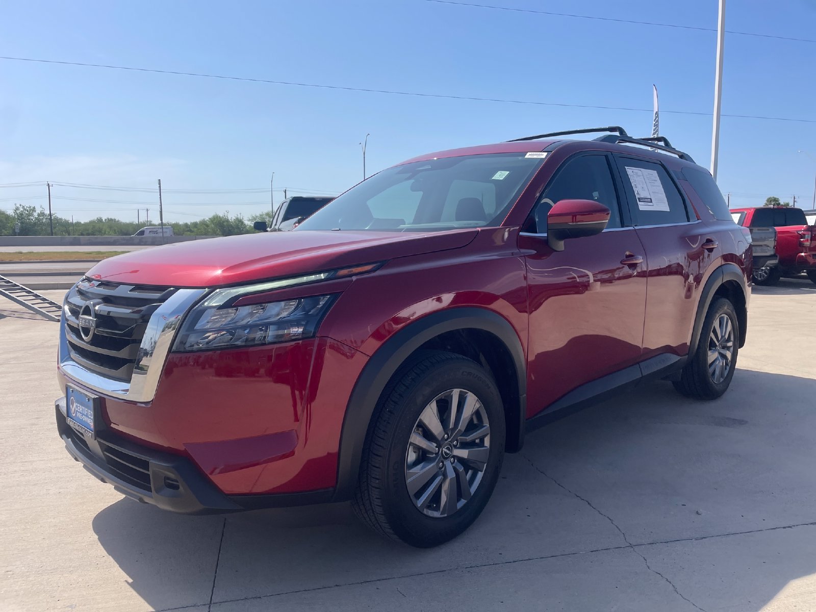Used 2025 Nissan Pathfinder SV w/ SV Premium Package FWD image 1