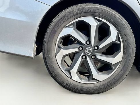 Used 2016 Honda Accord EX image 17