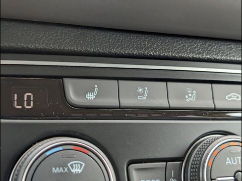 Used 2021 Volkswagen Atlas SE AWD/4WD image 21