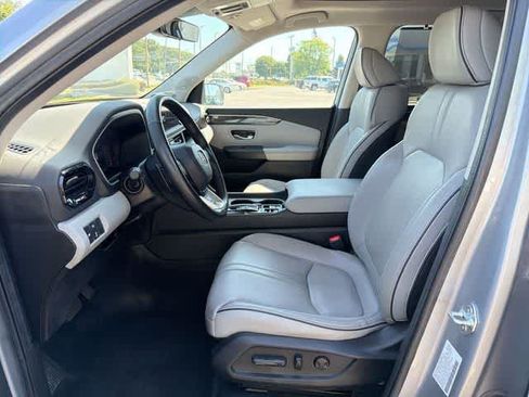 Used 2023 Honda Pilot Elite image 11