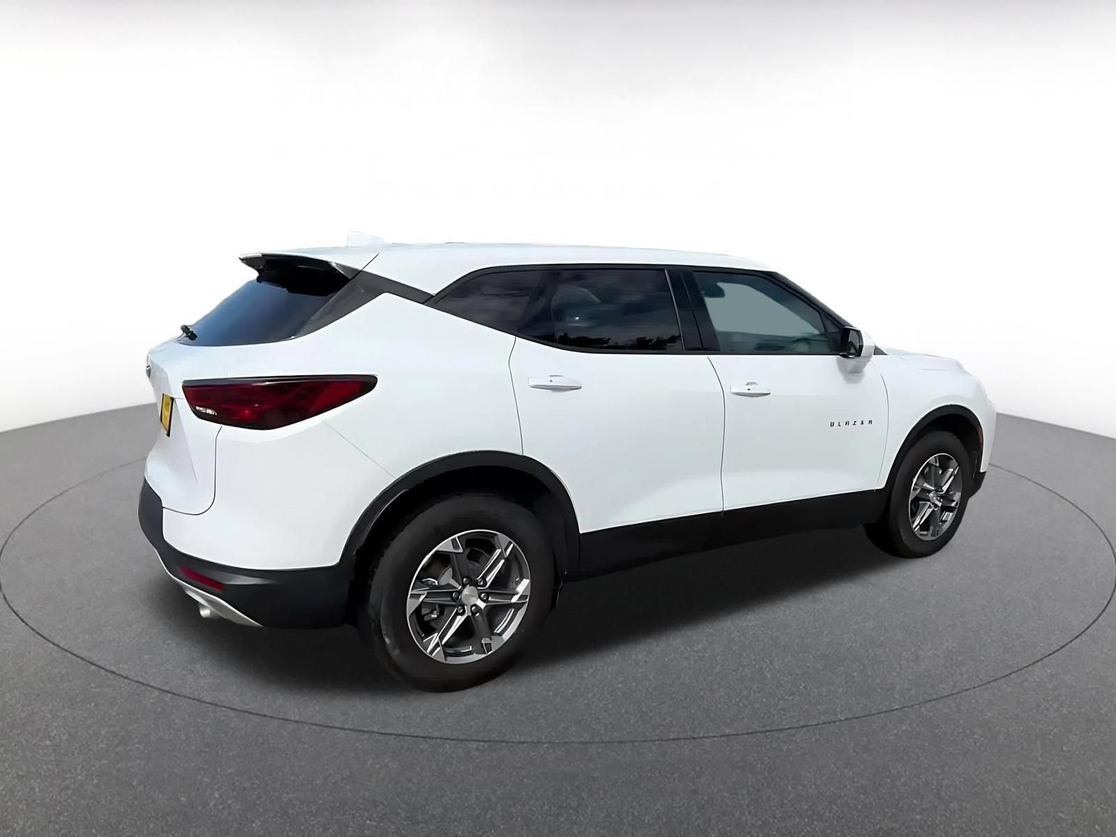 Used 2025 Chevrolet Blazer LT FWD image 14