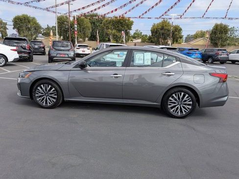 Used 2025 Nissan Altima 2.5 SV image 12