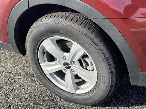 Certified 2025 Kia Sorento LX image 6