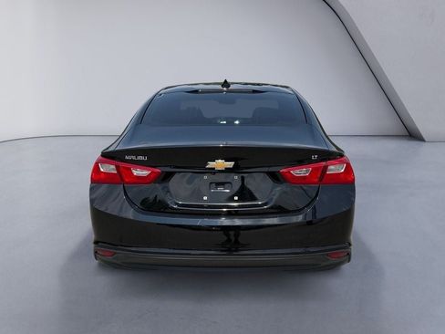 Used 2018 Chevrolet Malibu LT FWD image 4