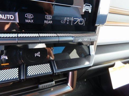 New 2025 GMC Hummer EV 3X w/ LPO, Sport Package image 21