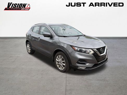 Used 2021 Nissan Rogue Sport SV w/ Technology Package AWD/4WD image 3
