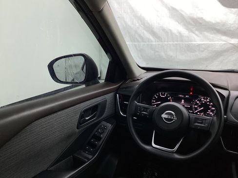 Used 2021 Nissan Rogue S image 31