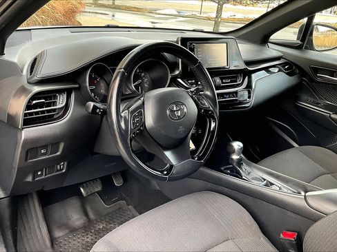 Certified 2018 Toyota C-HR XLE image 16