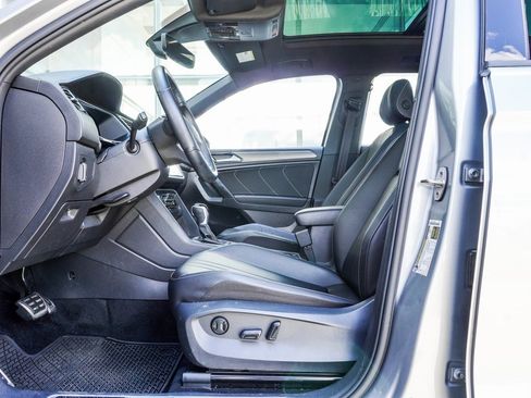 Used 2022 Volkswagen Tiguan SE R-Line image 29