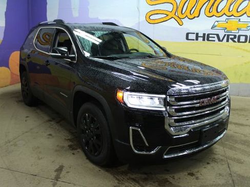 Used 2023 GMC Acadia SLE image 4