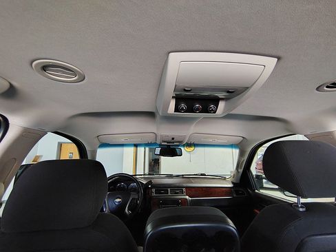 Used 2012 Chevrolet Suburban 2500 LS w/ Convenience Package 1 AWD/4WD image 18