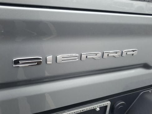 Used 2024 GMC Sierra 2500 SLT w/ SLT Premium Package image 10