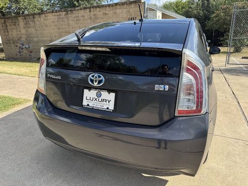 Used 2014 Toyota Prius Four FWD image 9