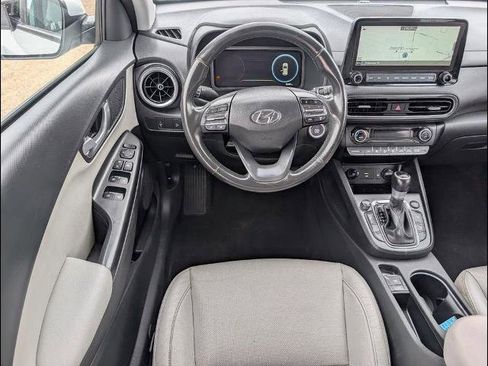 Used 2022 Hyundai Kona Limited w/ Cargo Package AWD/4WD image 11