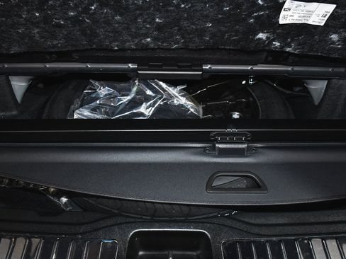 Used 2025 Mercedes-Benz GLS 450 4MATIC image 84