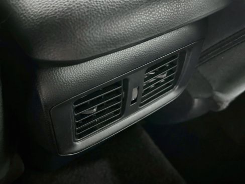 Used 2025 Toyota RAV4 XLE AWD/4WD image 27