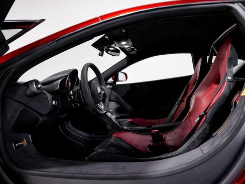 Used 2016 McLaren 675LT Coupe RWD image 18
