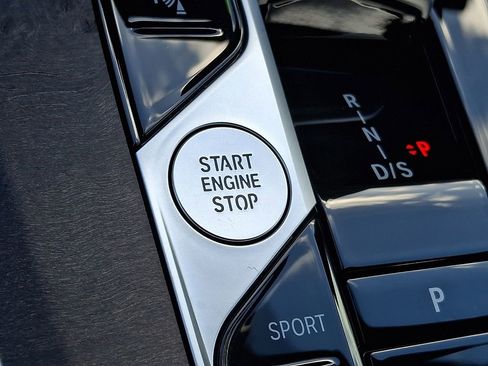 Certified 2024 BMW X5 xDrive40i w/ M Sport Package image 18