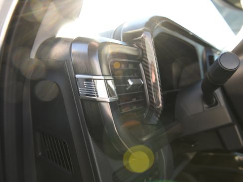 New 2026 Ford F250 Lariat w/ Black Appearance Package image 32