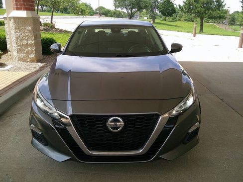 Used 2021 Nissan Altima 2.5 SV FWD image 3