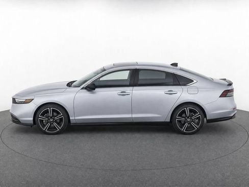 Used 2025 Honda Accord Sport image 4