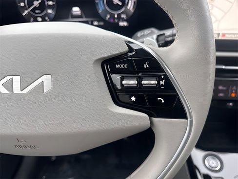 Used 2023 Kia Niro Wave w/ Wave Preserve Package image 16