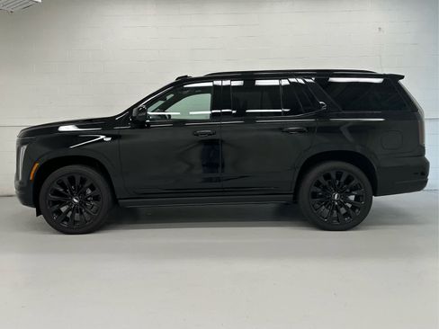 Used 2026 Cadillac Escalade Platinum Sport w/ LPO, ONYX Package AWD/4WD image 3