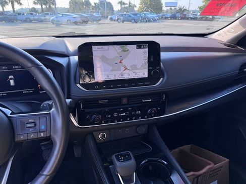 Certified 2023 Nissan Rogue Platinum w/ Platinum Premium Package image 21