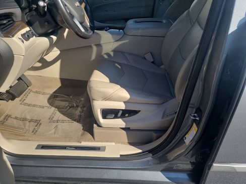 Used 2019 Cadillac Escalade Luxury AWD/4WD image 13