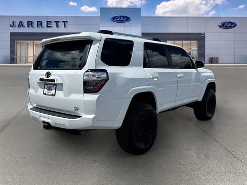 Used 2024 Toyota 4Runner SR5 AWD/4WD image 7
