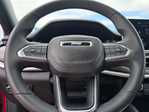Used 2024 Jeep Compass Latitude AWD/4WD image 17