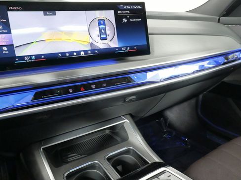 Used 2023 BMW 760i xDrive w/ Executive Package image 60