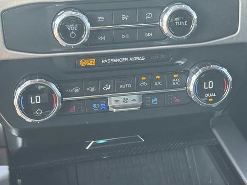 Certified 2022 Ford F250 Platinum AWD/4WD image 15