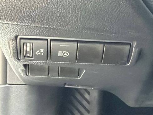 Used 2024 Toyota Corolla Cross LE image 30