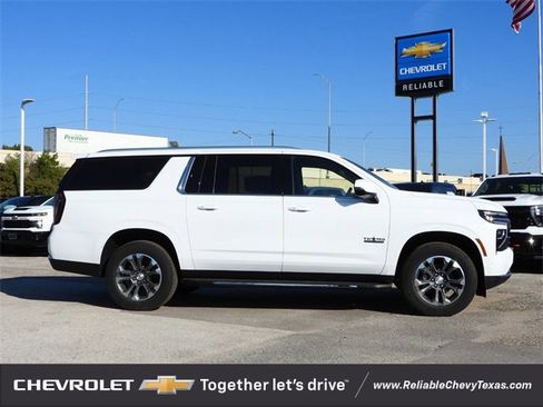 New 2026 Chevrolet Suburban LT w/ Comfort Package image 3