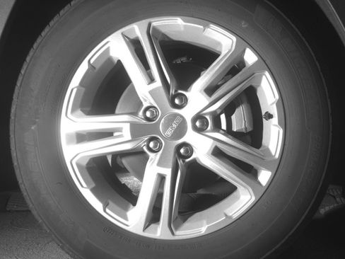 Used 2024 GMC Terrain SLE FWD image 13