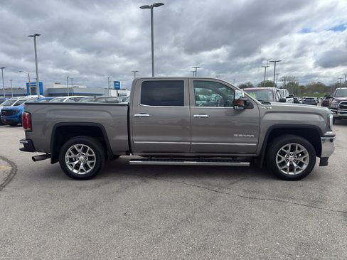 Used 2017 GMC Sierra 1500 SLT w/ SLT Premium Package AWD/4WD image 4