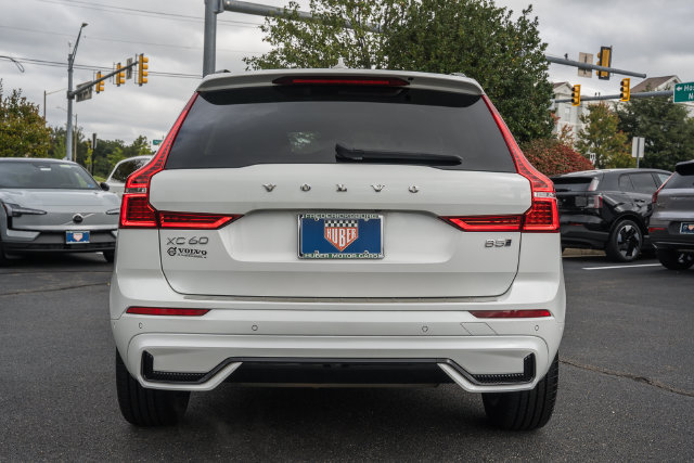 Used 2024 Volvo XC60 B5 Plus w/ Protection Package Premier AWD/4WD image 8