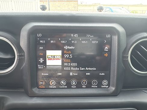 Certified 2020 Jeep Gladiator Overland image 17