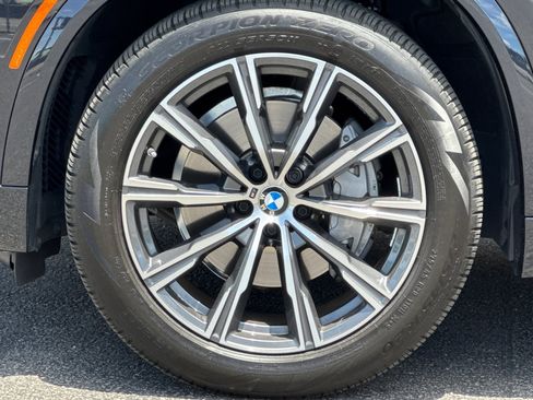 Used 2025 BMW X5 xDrive40i w/ M Sport Package AWD/4WD image 11