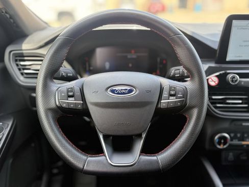Used 2025 Ford Escape ST-Line FWD image 15
