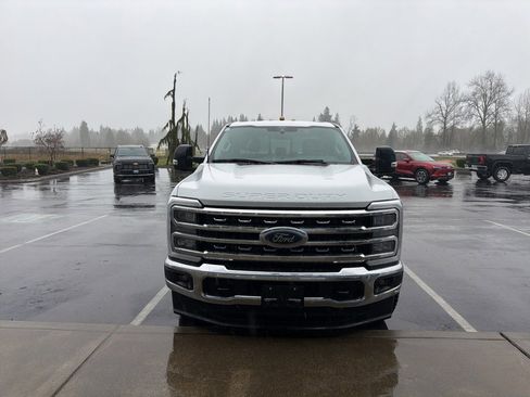 Used 2024 Ford F350 Lariat image 8