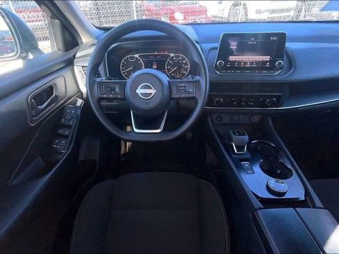 Used 2024 Nissan Rogue S image 5