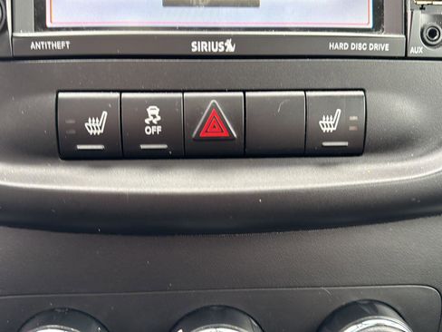 Used 2014 Dodge Avenger SXT w/ Sun/Sound Group image 16