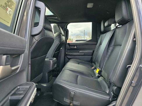 Used 2025 Toyota Tacoma TRD Sport image 21