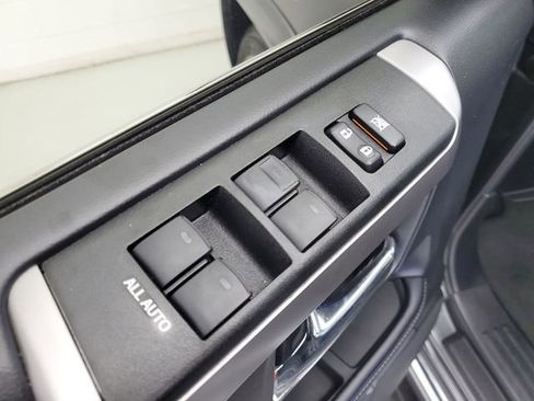 Used 2022 Toyota 4Runner Limited RWD image 21