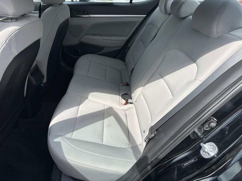 Used 2018 Hyundai Elantra SEL FWD image 12